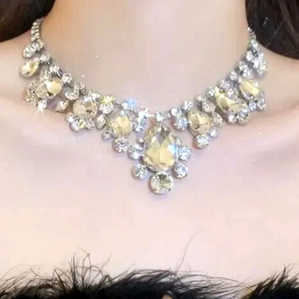Fabulous rhinestone statement necklace choker NWOT bridal prom pageant wear - Picture 2 of 8